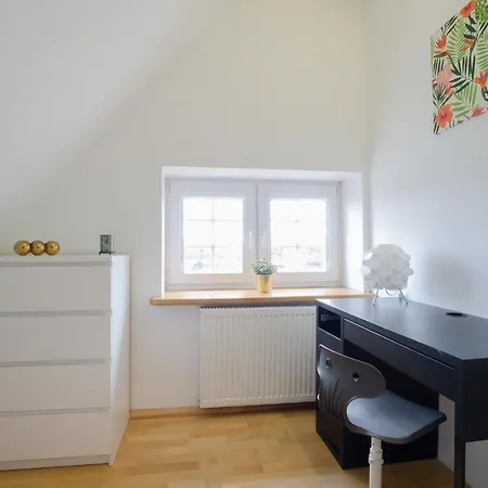 Nocleg Przy Hipodromie Apartment *